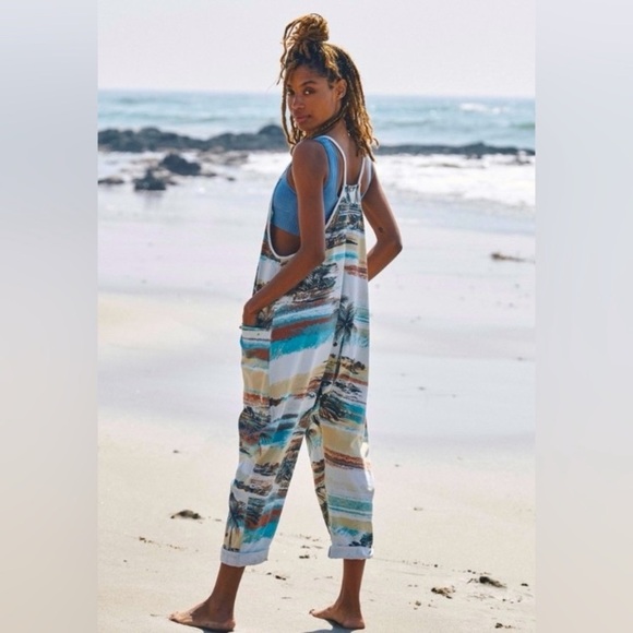 FREE PEOPLE Movement Printed Hot Shot Onesie in Seaside Combo - Picture 2 of 6
